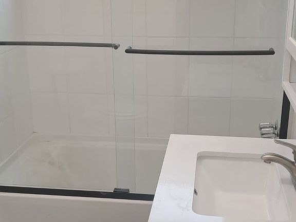 5th image of 646 Aerick St APT 1