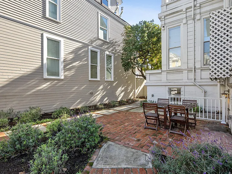 2619 California St — Photo 24