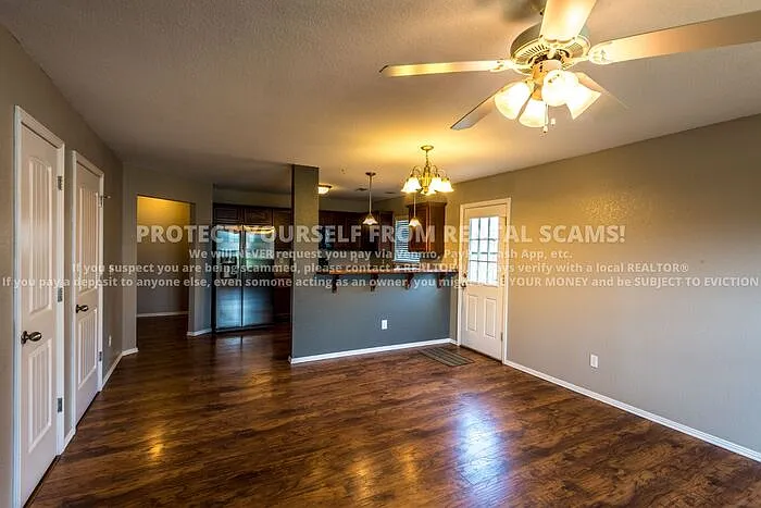 1137 S Holland Dr — Photo 3