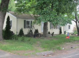 92 E Morningside St, Bloomfield, CT 06002