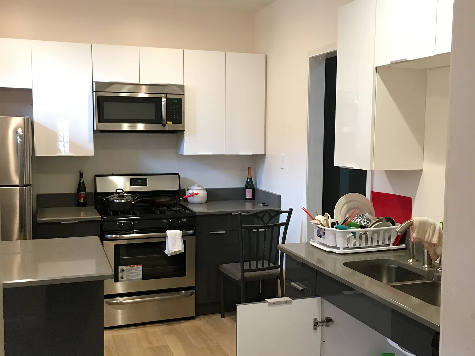 3 bed, 1800 sqft, $1,450 — Photo 1