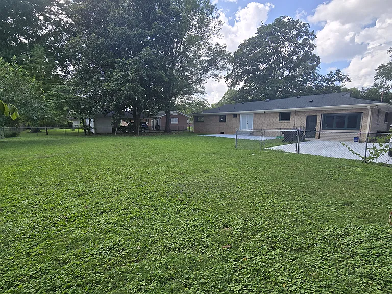 1003 Greenhill St — Photo 4