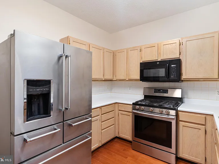 1705 Lake Shore Crest Dr #25 — Photo 9
