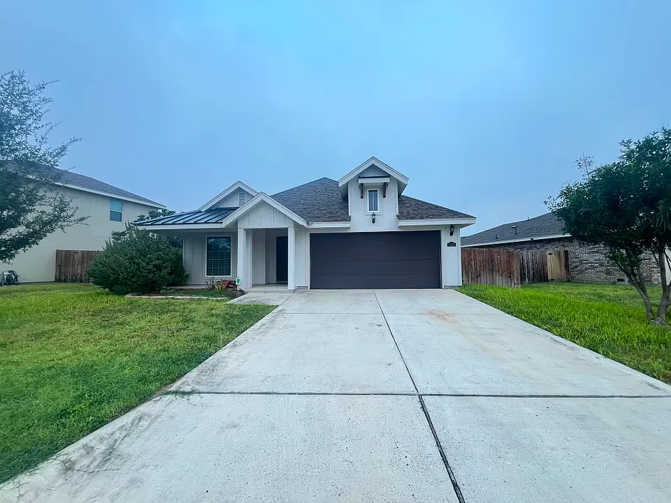 5324 Escondido Pass