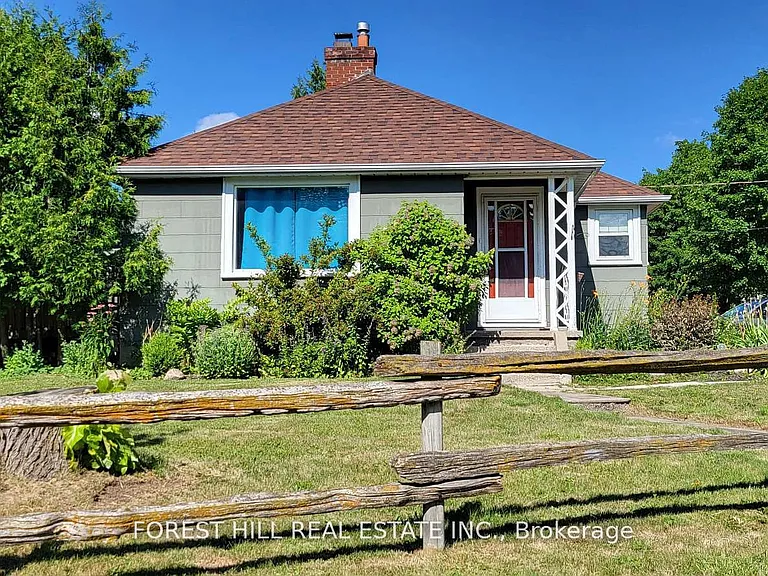 61 Roxborough Rd #MAIN FLOOR — Photo 2