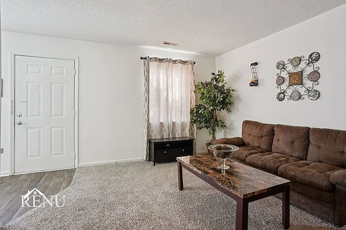 527 Michael St — Photo 4