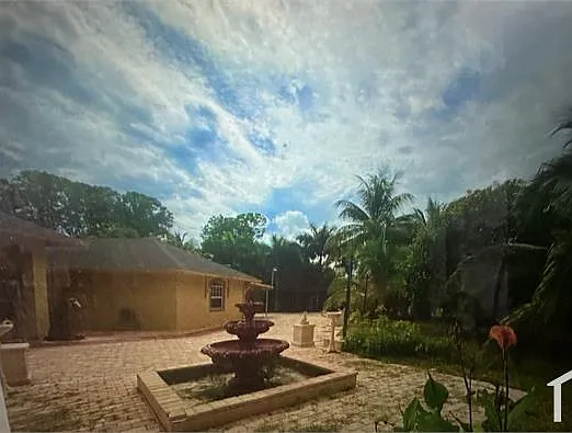 8698 Banyan Blvd — Photo 5