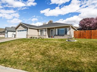 607 Tumac Dr, Yakima, WA 98901