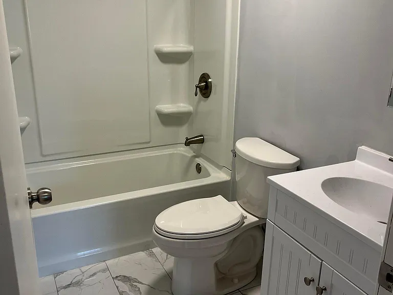 4729 Blenheim Rd — Photo 3