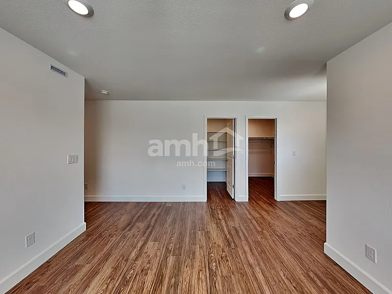 10122 Cathedral Spires Ave — Photo 8