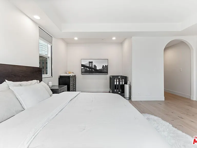 1182 Wellesley Ave #401 — Photo 40
