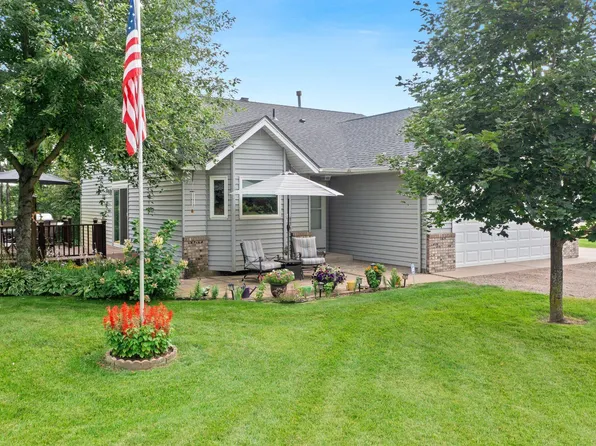 31787 Lakeway Dr NE, Cambridge, MN 55008