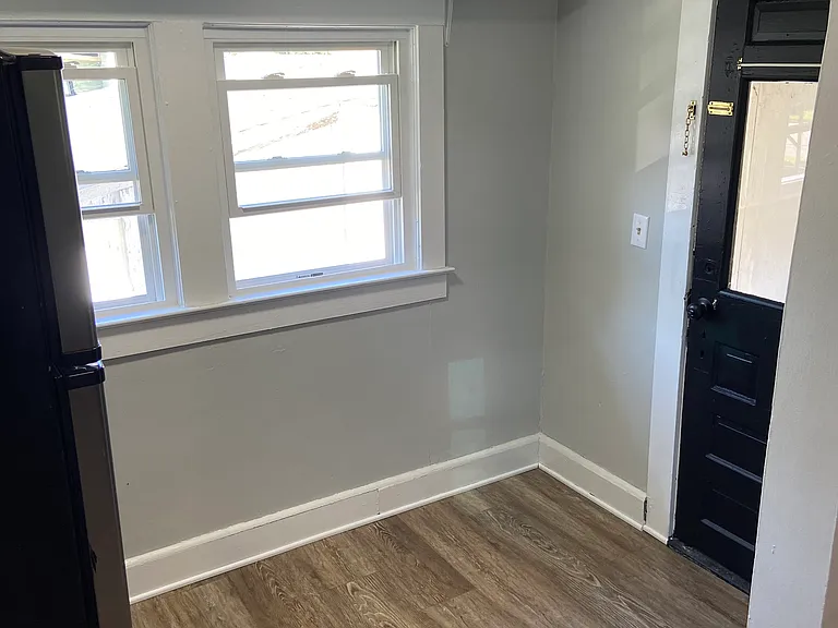 325-327 Virginia Ave #325 — Photo 4