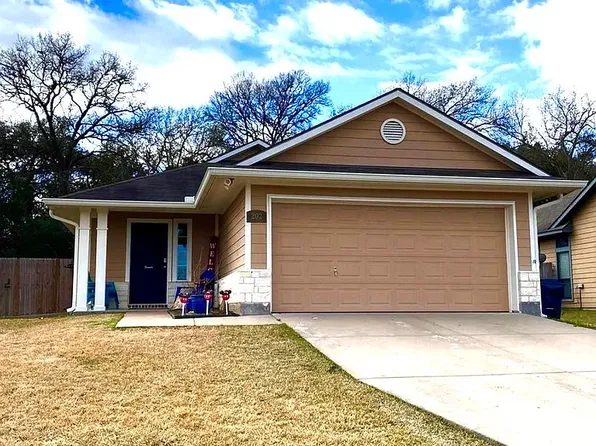 202 Ava Dr, Brenham, TX 77833