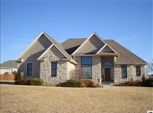 4300 SW Cambridge Ave, Topeka, KS 66610