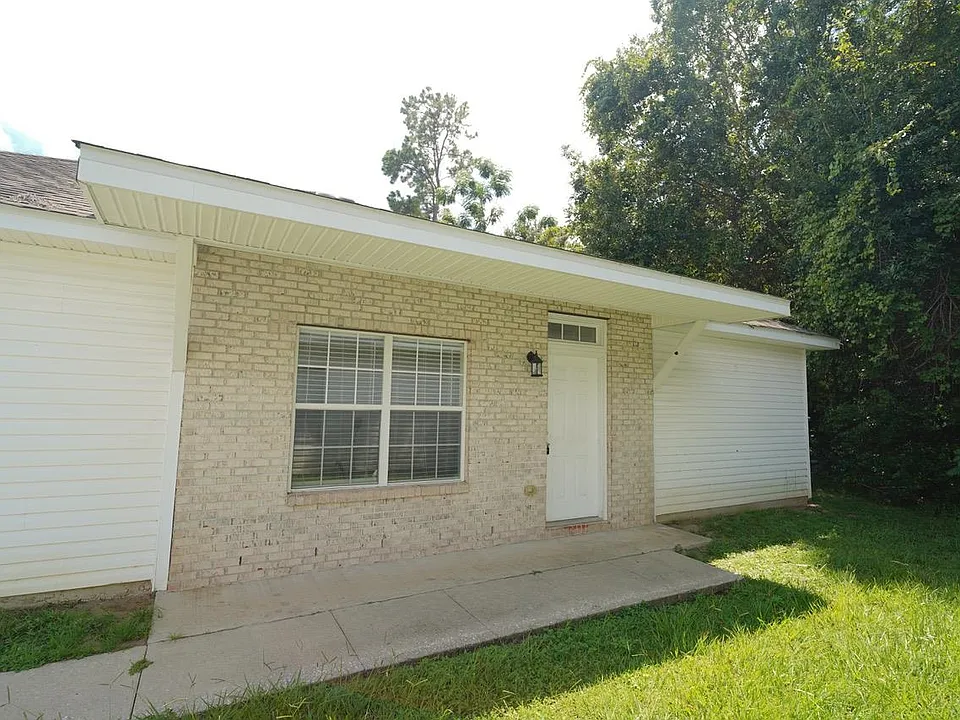 1680 Corey Wood Cir