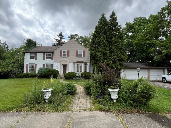 26751 Meadowbrook Way, Lathrup Village, MI 48076