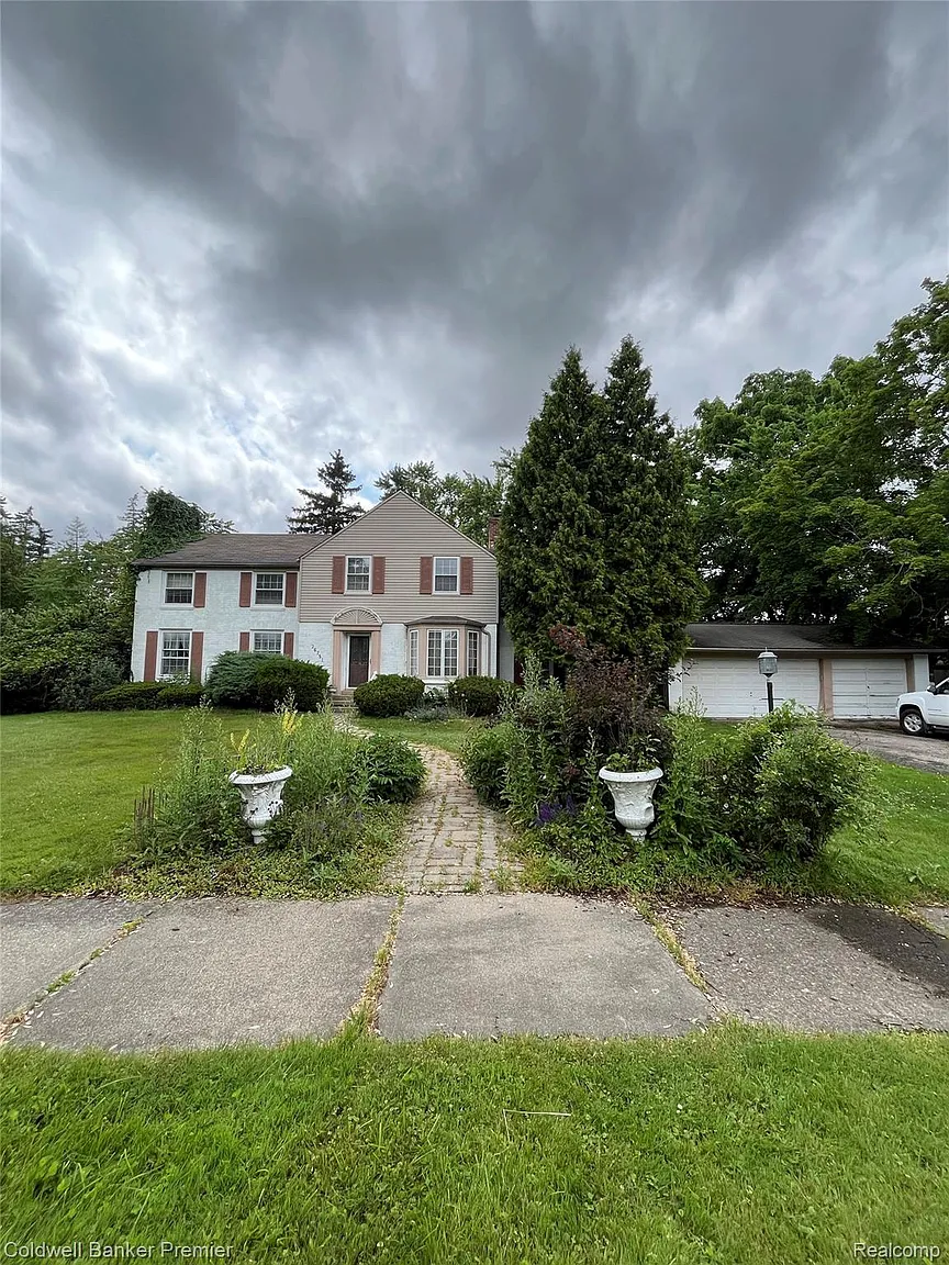 26751 Meadowbrook Way photo 1