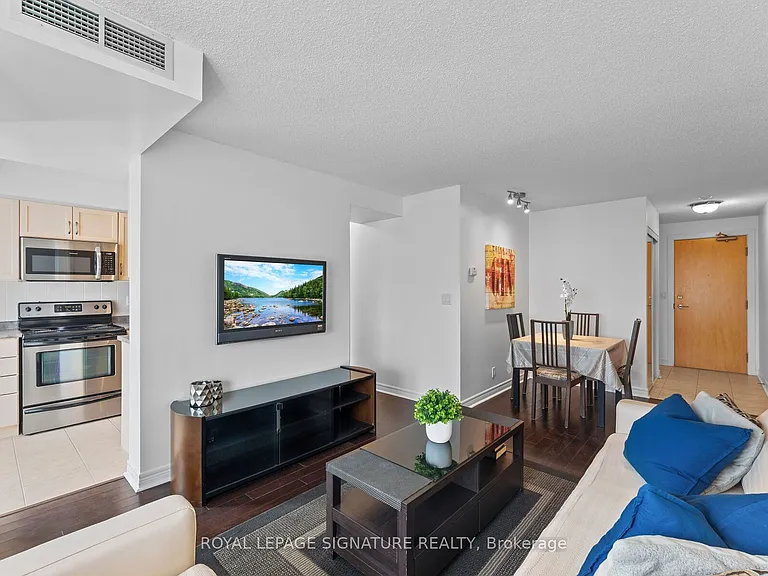 212 Eglinton Ave E #1411 — Photo 7