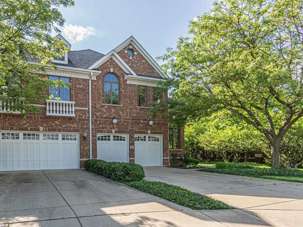 367 Arbor Glen Blvd, Schaumburg, IL 60195