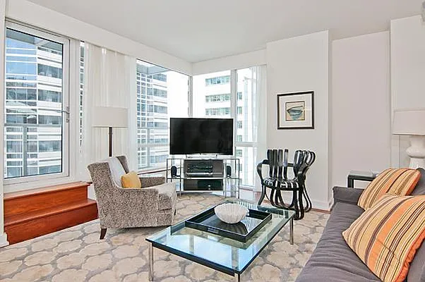 Sold by Domus Realty | media 13