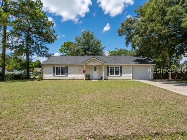 77 Pelican Cir, Beaufort, SC 29906
