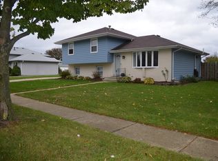 3100 Little Big Horn Dr, Joliet, IL 60435