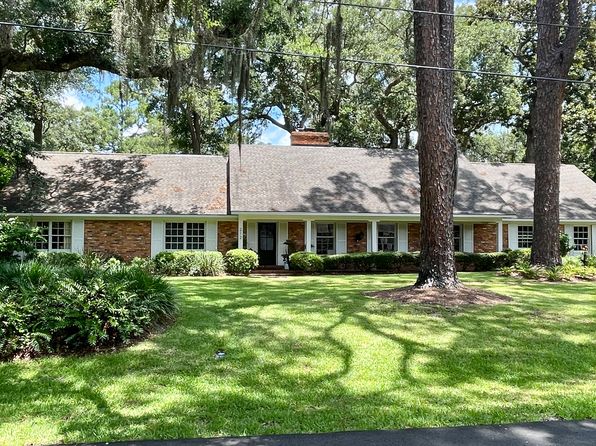 212 Devonwood Dr