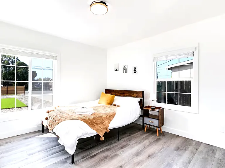 559 E Juanita Ave #A — Photo 12