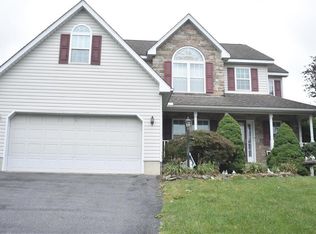 271 Oak St, Wind Gap, PA 18091