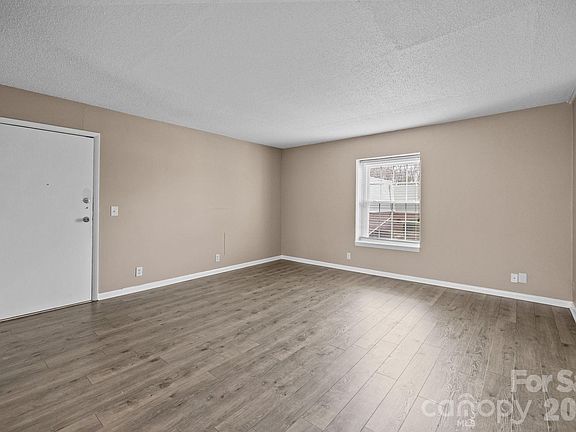 4th image of 2638 Park Rd APT H