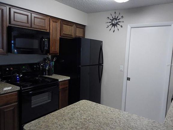 4th image of 8066 Nicklaus Dr