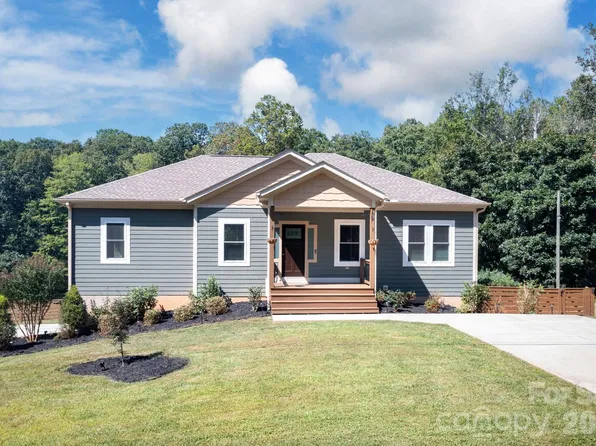 139 Ridge Rd, Candler, NC 28715