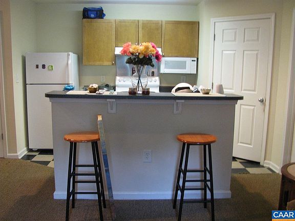 3rd image of 142 Yellowstone Dr APT 308