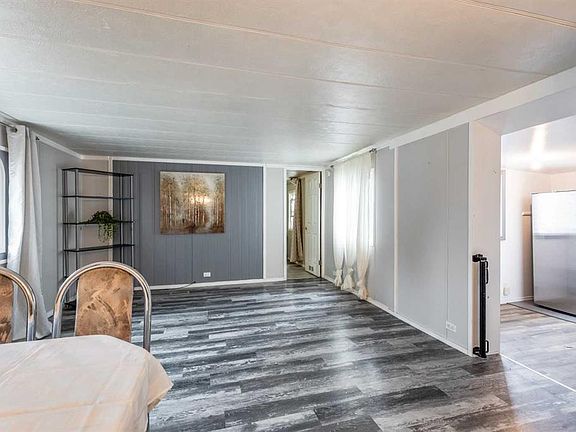 5th image of 839 10th Ave SW #5