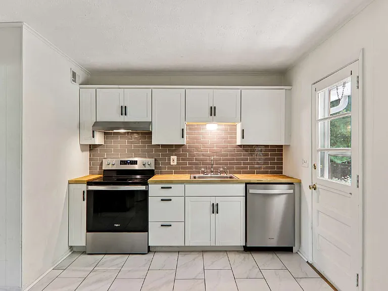 325 Comet Dr — Photo 8