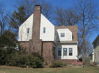 706 Maple Ave, Downers Grove, IL 60515