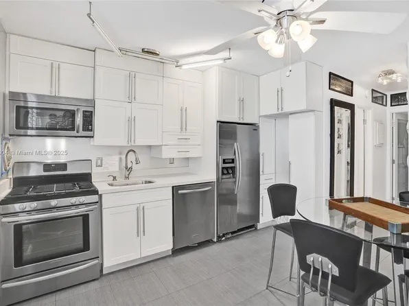 441 Collins Ave APT 4, Miami Beach, FL 33139
