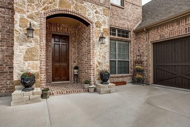 1st image of 202 Chatfield Dr