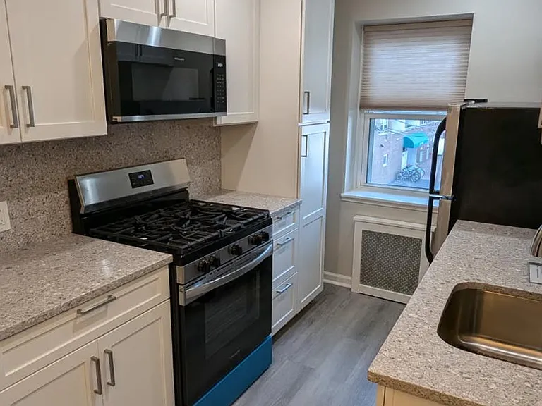 740 E Broadway #2F — Photo 9