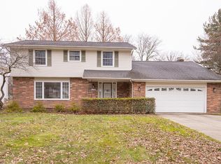 5228 Hickory Dr, Lyndhurst, OH 44124