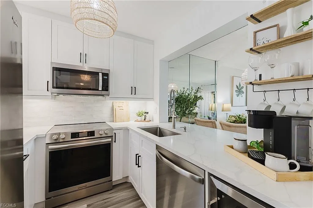 2 bed, 1100 sqft, $4,500 — Photo 3