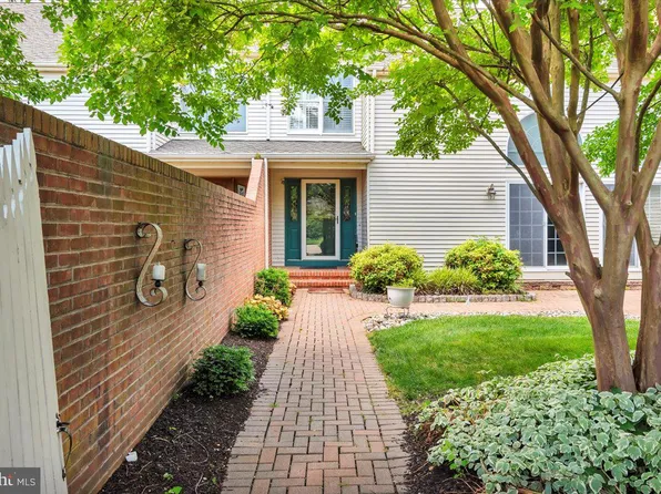 435 Windrow Clusters Dr, Moorestown, NJ 08057