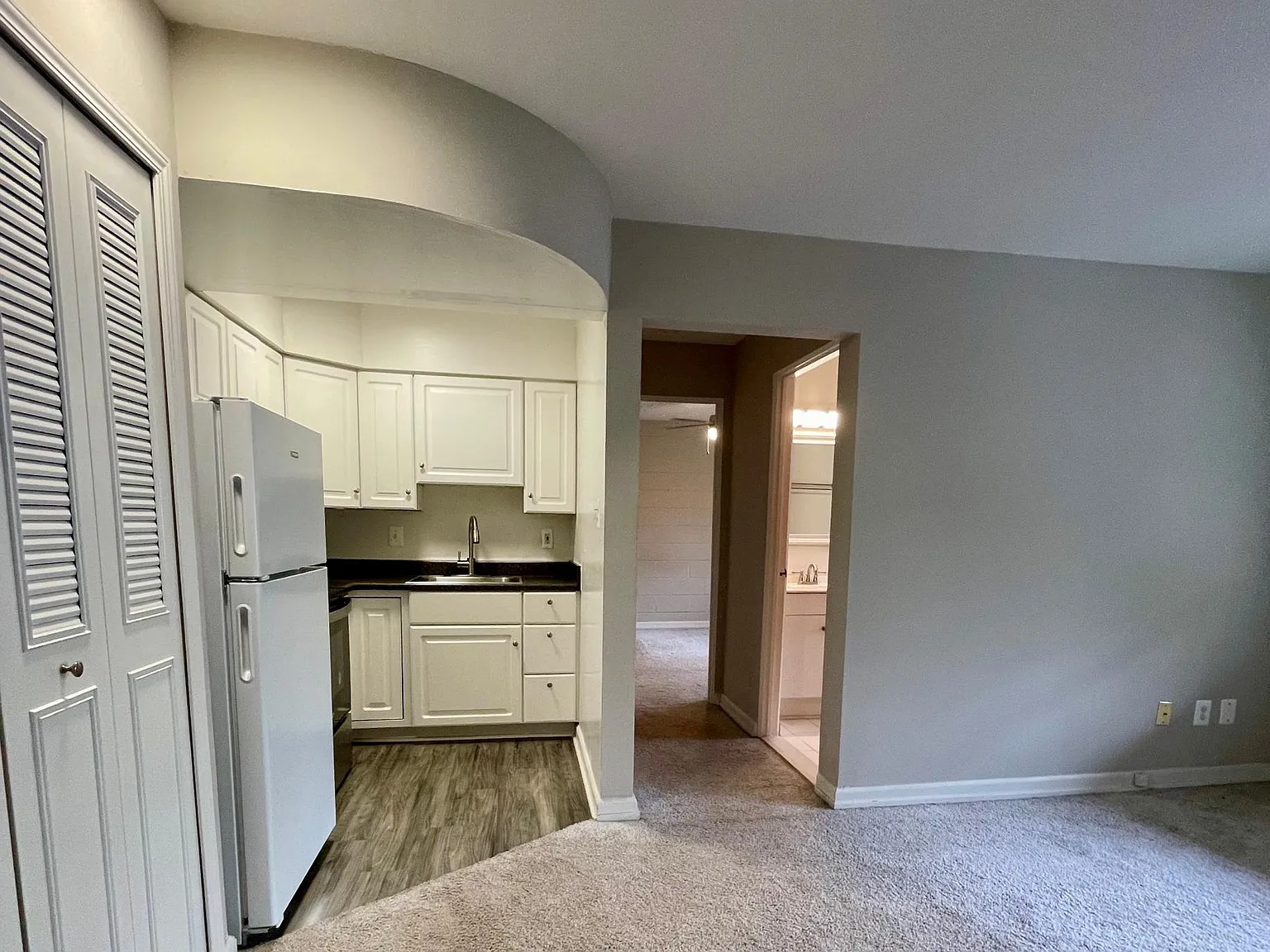 1 bed, 650 sqft, $995 — Photo 2