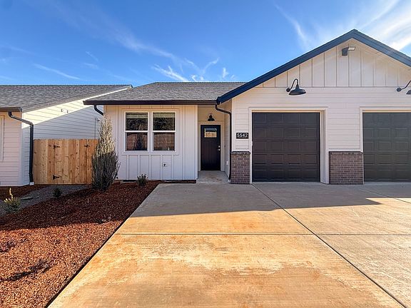 2nd image of 5534-5564 Skyline Rd S #5542