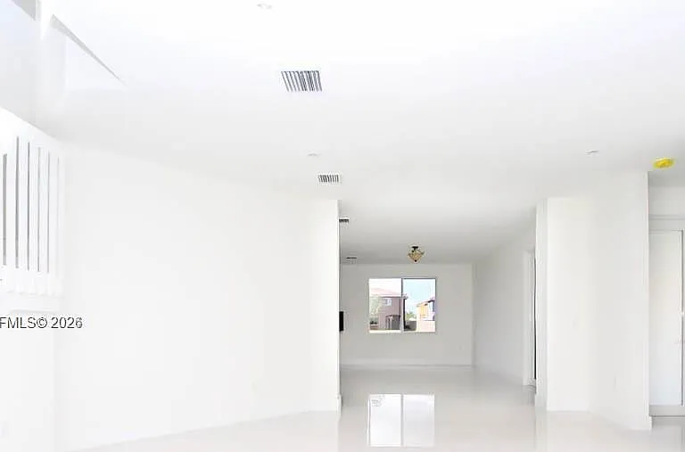 15631 SW 11th Ter — Photo 5