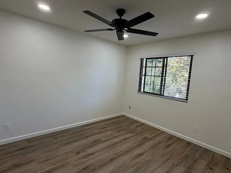169 Brightwood Ave — Photo 14