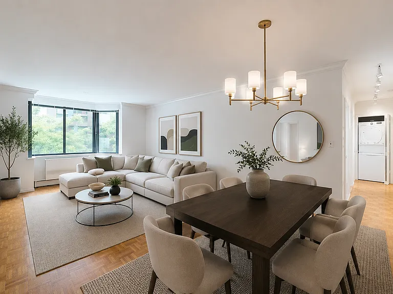 445 W 54th St #3D — Photo 1