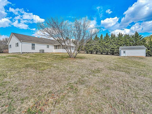 4th image of 75 Evergreen Rd