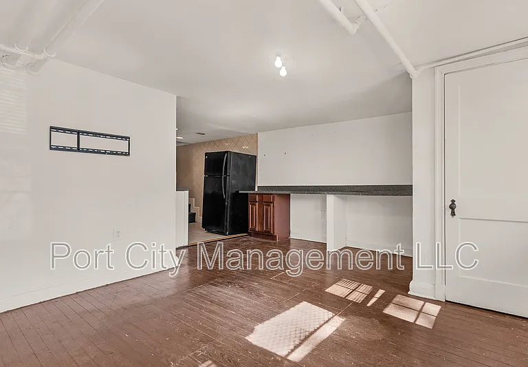 931 Saint Paul St — Photo 6